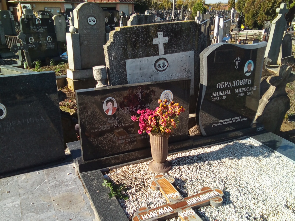 Фотографија гробног места