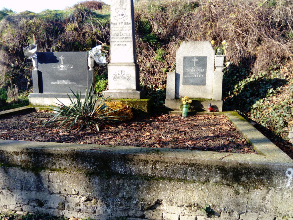 Фотографија гробног места